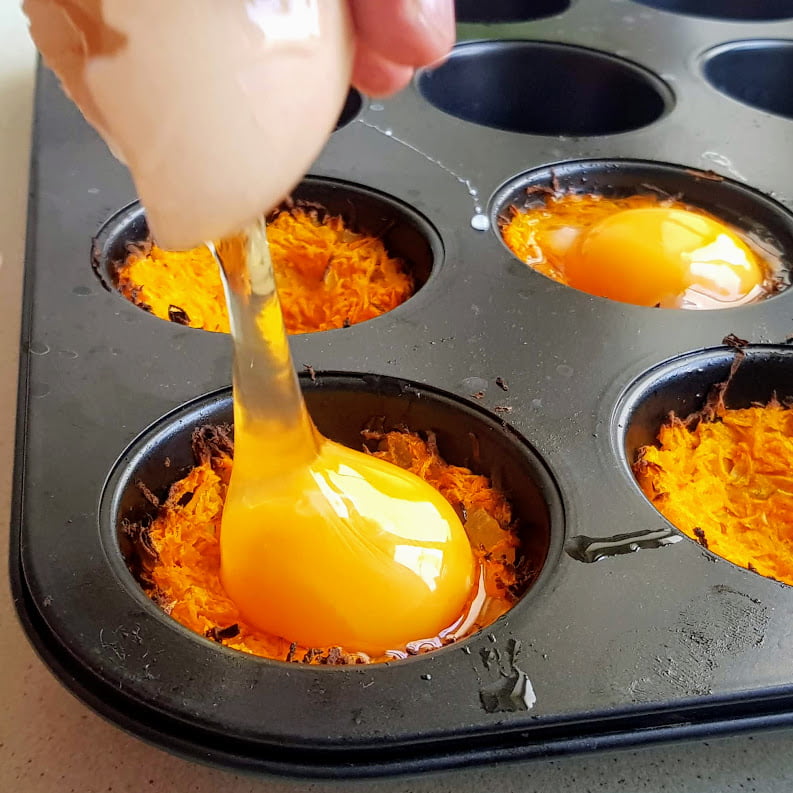 jajka sadzone w chmurce z marchewki jak zrobic