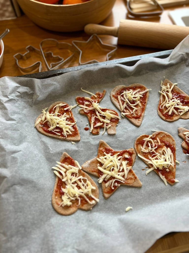 mini pizza dla dzieci do lunch boxa z maki orkiszowej
